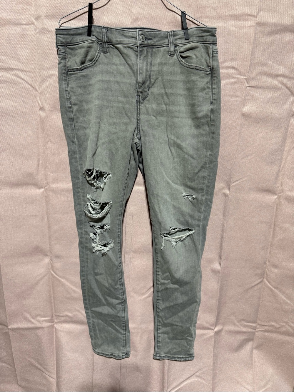 American Eagle Outfitters Gray Distressed Skinny Jeans 10